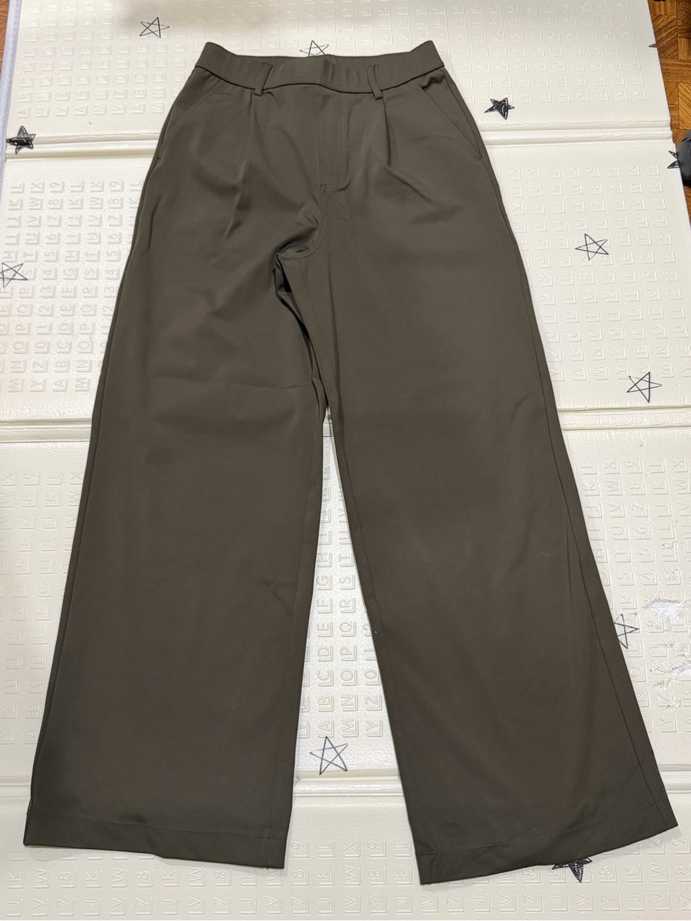 HALARA Wide-Leg Dress Pants in Olive Green